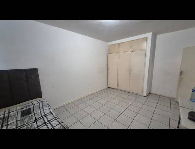 2 BEDROOM APARTMENT FOR SALE IN KRUGERSDORP CENTRAL